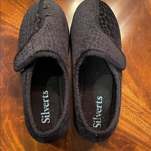 Silverts Textured Black Kids Slippers
